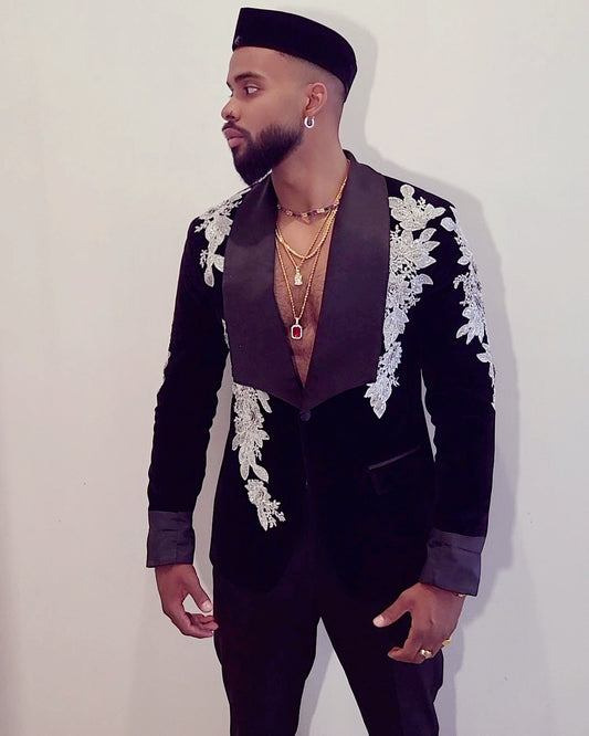 "Dapper and Dashing: A Guide to Men's Prom Suit Style"