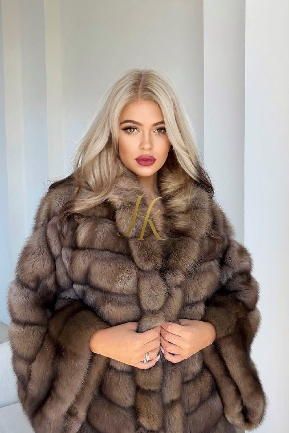 Luxury Tiger-Striped Raccoon Fur Short Coat - Stay Stylish and Warm with Oversized Sleeves - kayibstrore