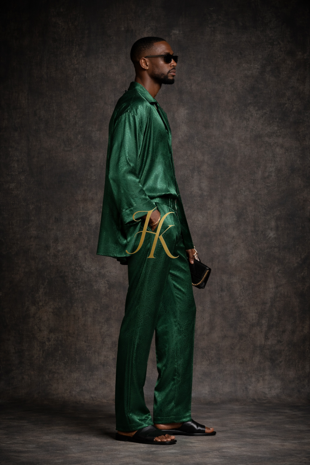 Black Stretch Jacquard Fabric – Smooth Crocodile Pattern Textile for Men’s Outfits & Couture Design