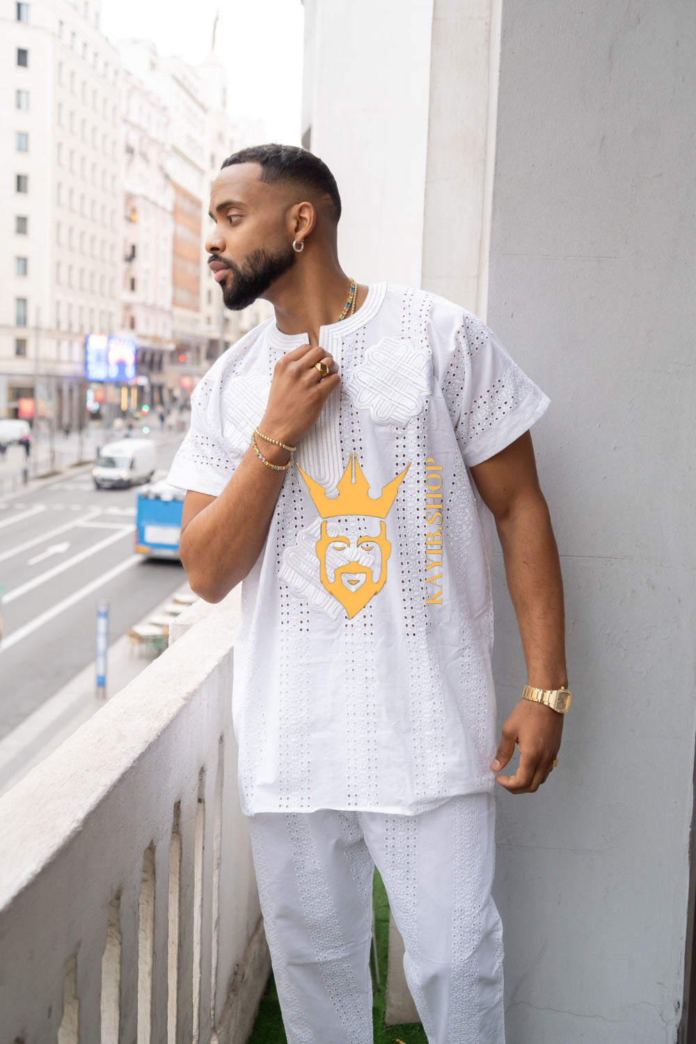 White Men's Lace Two-Piece Clothing: Sophisticated & Versatile Ensemble